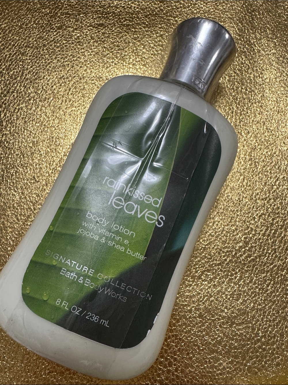 Bath & Body Works Rainkissed Leaves for the body and senses Green & Silver